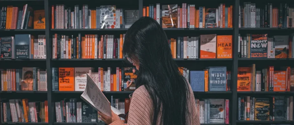 Alice Chen'
                style=