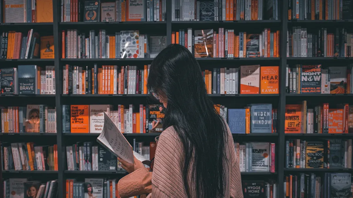 Alice Chen'
                style=