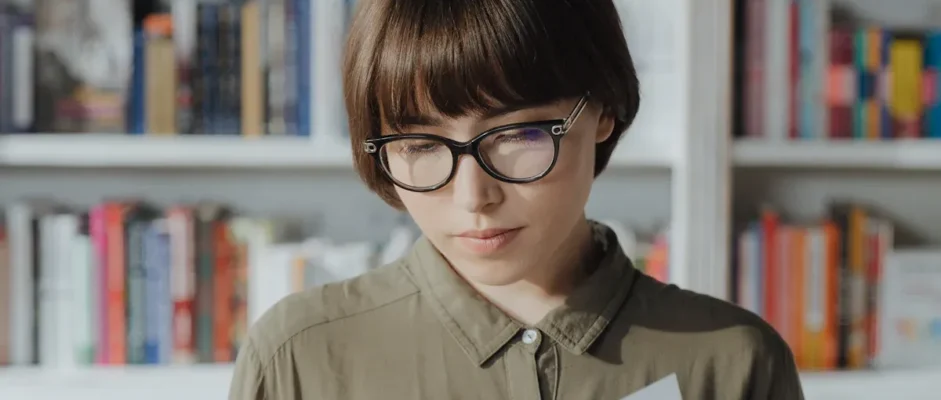 Shaw Connolly Lives to Tell by Gillian French Book Review