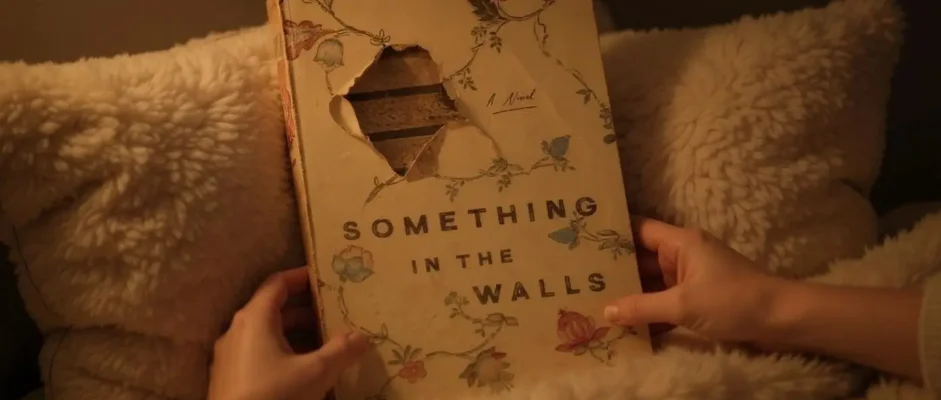 Something In The Walls By Daisy Pearce Book Review by Som Dutt from https://dionysusreviews.com AI Image