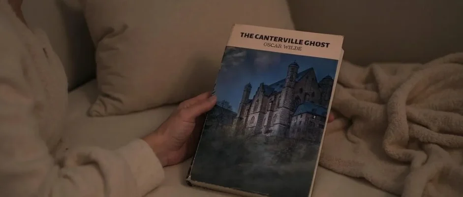 The Canterville Ghost by Oscar Wilde Book Review by Som Dutt from https://dionysusreviews.com AI Image