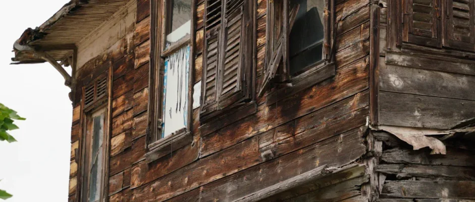 Strange Houses by Uketsu Book Review